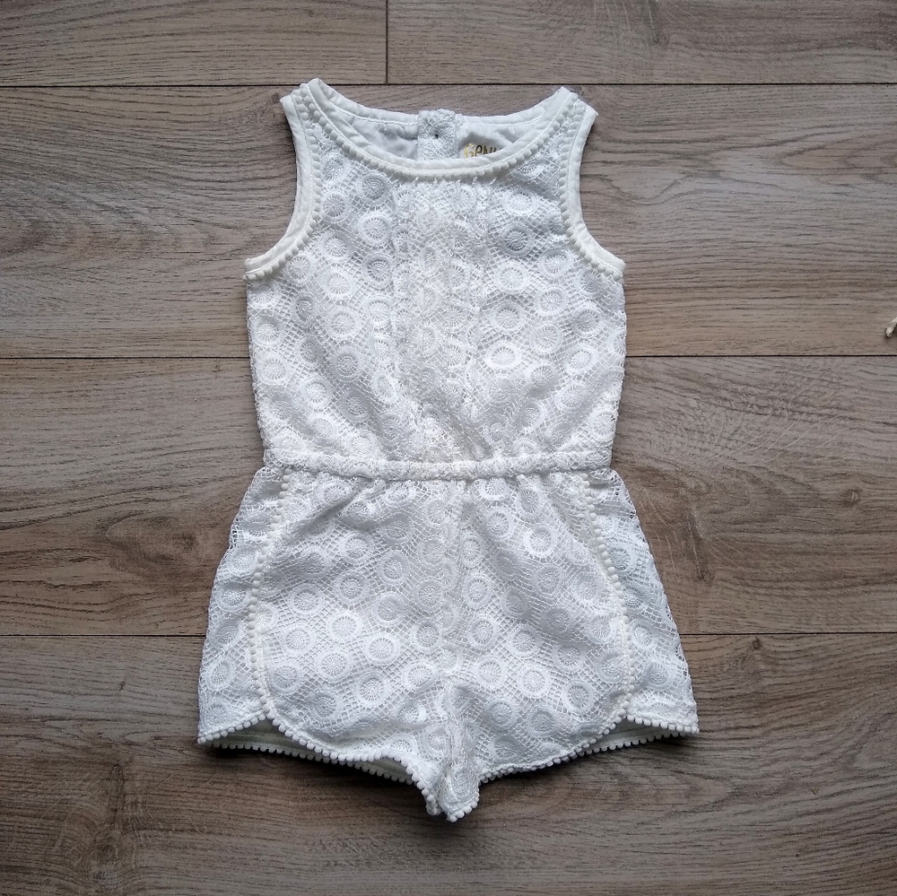 NWOT Boho White Lace OshKosh Romper 2T